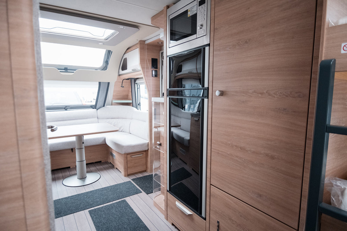 Knaus Südwind Black Selection