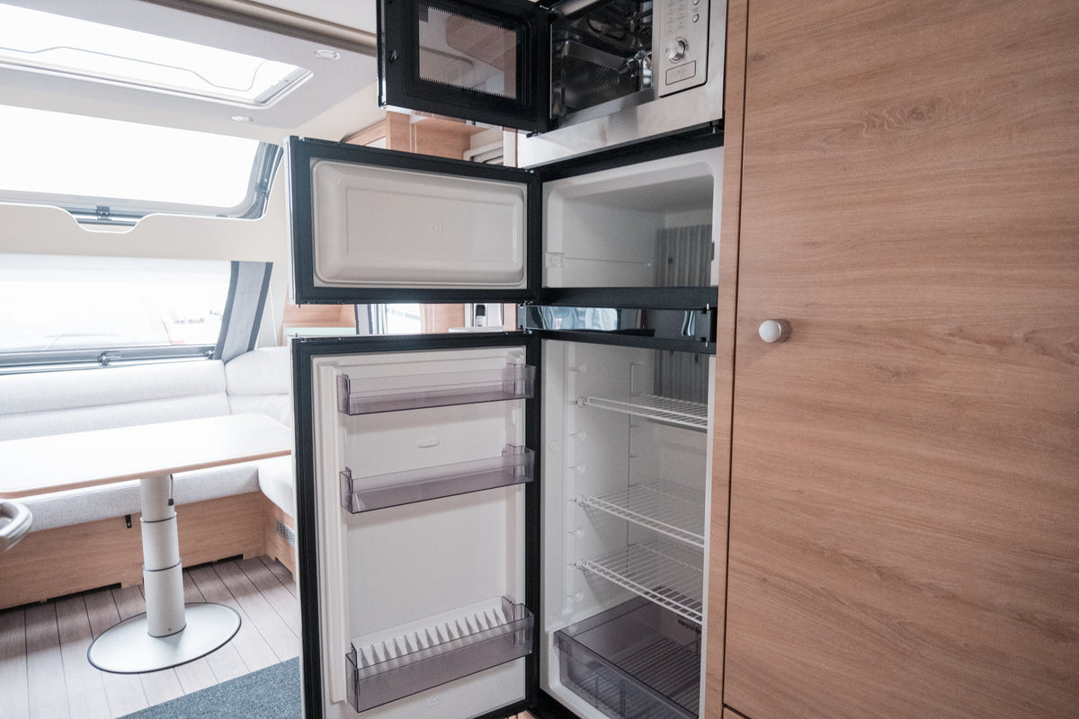 Knaus Südwind Black Selection