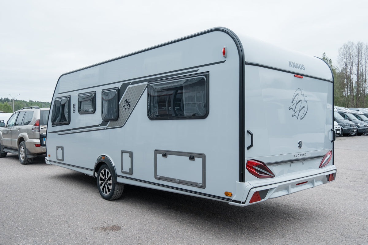 Knaus Südwind Black Selection
