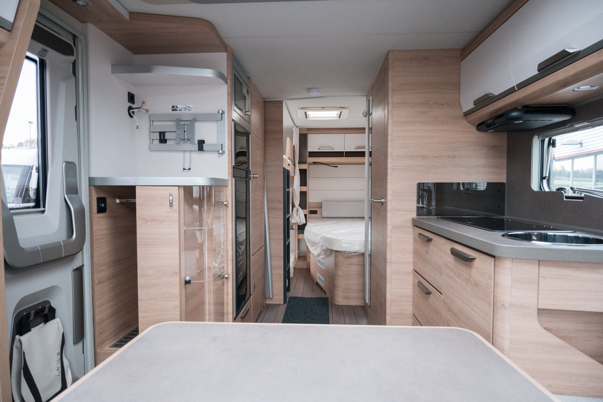 Knaus Südwind Black Selection