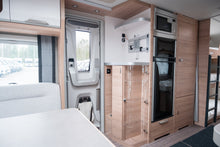 Knaus Südwind Black Selection