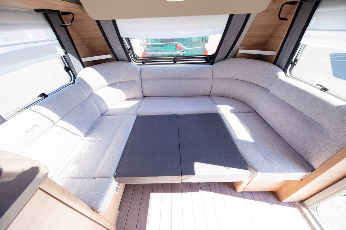 Knaus Südwind Black Selection – Réf. 8